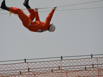 ロープブリッジ渡過